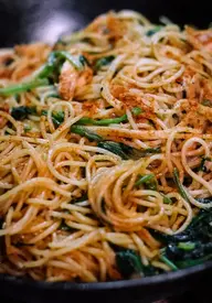 Flavorful herbed spaghetti, a simple and aromatic pasta dish infused with fresh herbs for a delicious meal.